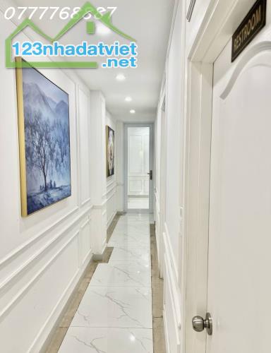 Bán khách sạn hầm 6 tầng - Khu Phan Xích Long, Phú Nhuận