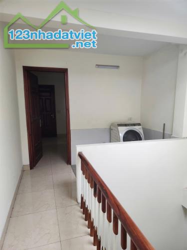 Cho thuê nhà KD, VP kết hợp ở gđ, nhóm 271 Trương Định, 5 tầng x 32m2, 3PN, 4 WC, 12 Triệu - 1