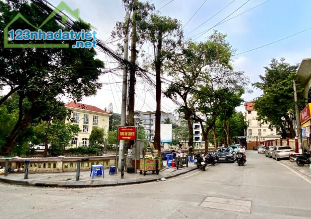 🏡 TUYỆT PHẨM NHÀ CẦU GIẤY – 5M RA Ô TÔ – GẦN HỒ MÁT RƯỢI – NHÀ NỞ HẬU TÀI LỘC - CHỈ 8.5 T