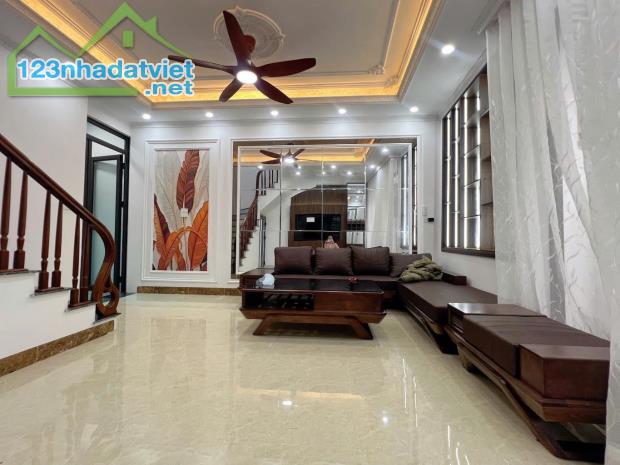 🏡 TUYỆT PHẨM NHÀ CẦU GIẤY – 5M RA Ô TÔ – GẦN HỒ MÁT RƯỢI – NHÀ NỞ HẬU TÀI LỘC - CHỈ 8.5 T - 1