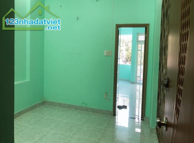 Bán nhà mặt tiền kinh doanh Nguyễn Thái Bình, P4, Tân Bình, 72m2, 3 tầng. 6 phòng ngủ - 3