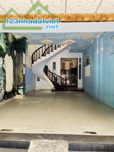 MẶT TIỀN KINH DOANH GIÁP GÒ DẦU - PHƯỜNG TÂN QUÝ - TÂN PHÚ - 92M2 - 4 TẦNG BTCT