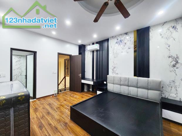 THIỆN CHÍ BÁN NHÀ HAI BÀ TRƯNG 42M2x5T LÔ GÓC, THANG MÁY, OTO ĐỖ CỬA, NGÕ NÔNG THÔNG, KD - 5