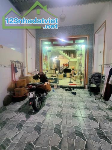 Bán nhà 1 Trệt 1 Lầu Đông Hòa,đường xe hơi vào tận nhà,cách đường lơn 50m - 3