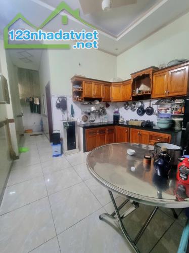 Bán nhà 1 Trệt 1 Lầu Đông Hòa,đường xe hơi vào tận nhà,cách đường lơn 50m - 2