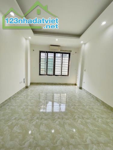 🔥 Tầm tiền hiếm – Nhà đẹp ở ngay – Ngõ 3 gác – Cách ô tô chỉ 70m, 35 m2 giá chỉ 5,2 tỷ - 2