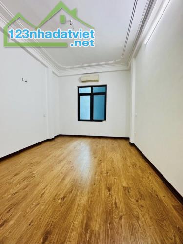 Bán nhà phố Nguyễn Đức Cảnh - nhà mới , oto đỗ gần , dt 29M giá 5.85 tỷ thương lượng, SĐCC - 2