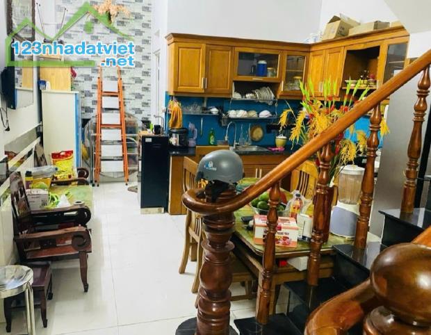 GIẢM 100TR _ NHÀ NGAY BẾN XE BUYT HIỆP THÀNH, Q12 _3 TẦNG, HẺM XE HƠI, 4ty650 - 3