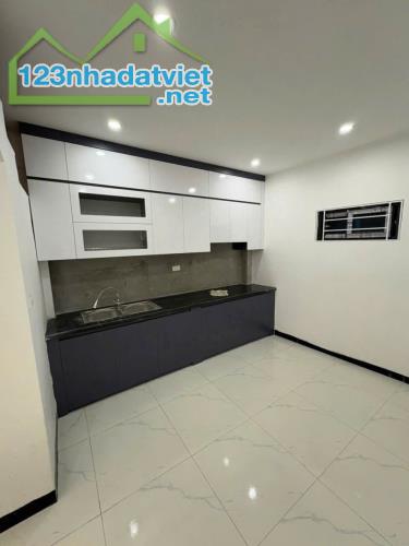 4.2 tỷ nhà 41m ngay chợ Cộng Hòa Hữu hòa Thanh Trì Cầu Tó chủ cần bán nhanh  Nhà thiết kế - 1