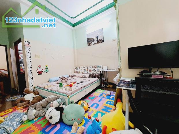 Bán Nhà Tân Bình, Phường 11 Khu Vip Bàu Cát,  5 tầng,40m2, 4 phòng ngủ, chỉ ̀5 tỷ nhinh TL - 4