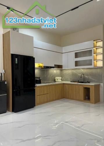 BÁN CĂN GÓC, HXH 5M NGUYỄN THỊ ĐẶNG, Q12 _ NGANG ĐỈNH 7M _ 80M2, 3 TẦNG, 6TY050 - 5