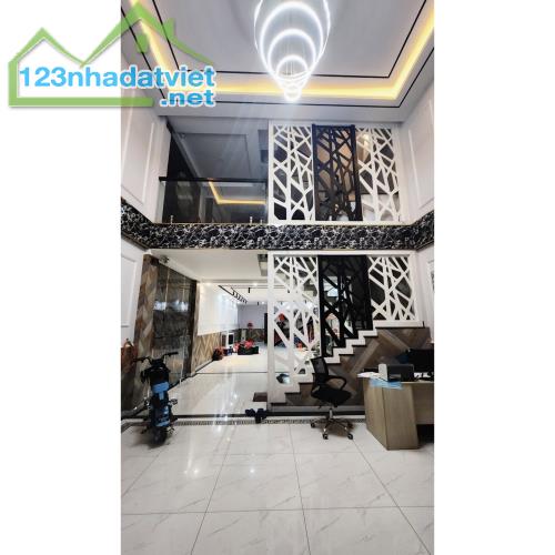 Chân dài 11 tỷ 160m2 gần CVPM Quang Trung, 5lầu, xe hơi ngủ trong nhà, 40tr/m2 đất - 2
