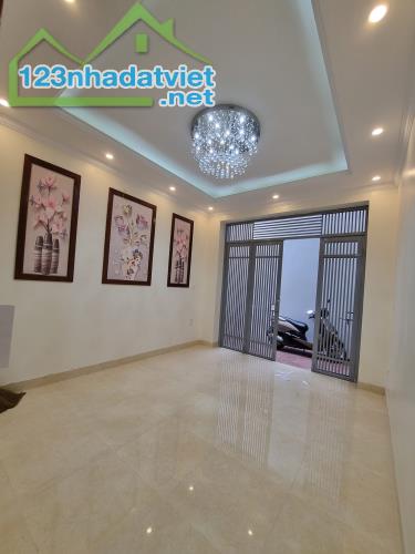38m Kiến Hưng Hà Đông chỉ 5 tỷ tổ 11  xe ô tô để ở Xala gần mặt phố trước nhà siêu rộng -