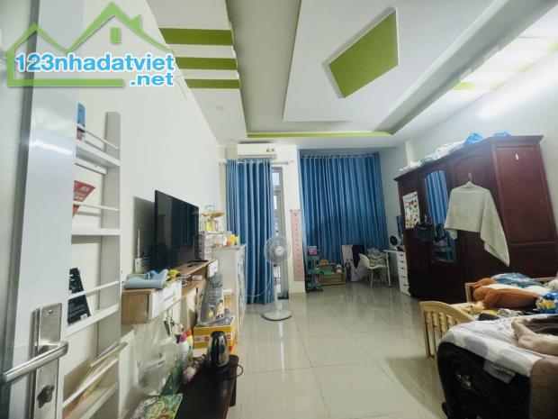[Tân Bình] Bán Nhà Hẻm Phạm Văn Bạch – 3PN 3WC – Khu Dân Cư Yên Tĩnh, Xe Hơi Vào Tận Nhà