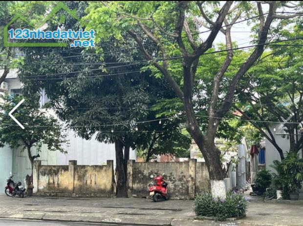 Lô đất mặt tiền đường Hồ Nghinh , DT:170m , ngang hơn 10m . Giá : 23tỷ500 thương lượng