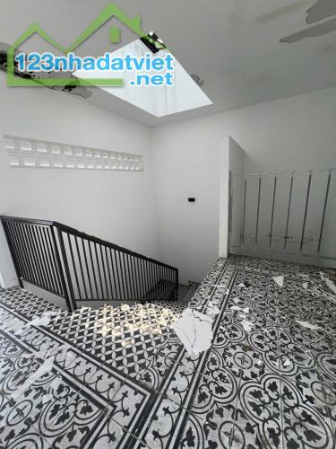 Bán nhà căn gốc mặt tiền khu Tên Lửa , hầm
4 lầu , sân thượng chỉ 12,5 tỷ - 4