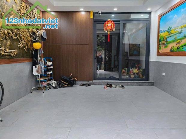 NHÀ ĐẸP - ĐC E Hưng Cần Bán Nhanh Căn Nhà Mặt Ngõ 85 Bát Khối, Long Biên, Hà Nội - 2