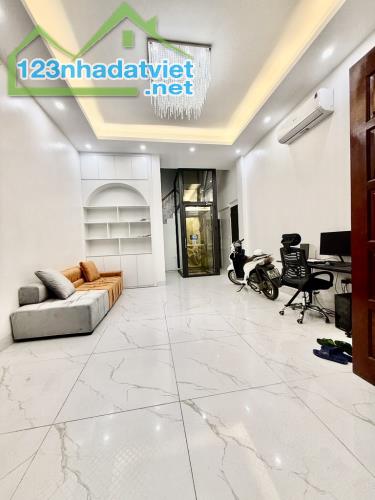HOA HẬU NGUYỄN SƠN – 50M2 – 5 TẦNG – Ô TÔ NGỦ TRONG NHÀ – THANG MÁY – THIẾT KẾ HIỆN ĐẠI - 2