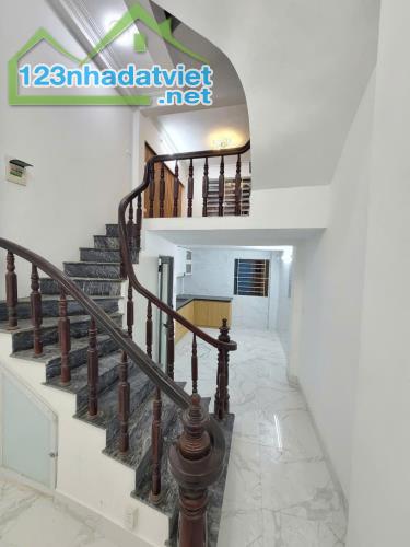 BÁN NHÀ PHỐ BẾ VĂN ĐÀN - 6 TẦNG - Ô TÔ CẠNH NHÀ - 1 NHÀ RA Ô TÔ TRÁNH - 1