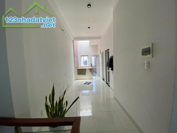 Bán nhà 2 tầng sân vườn tại Đường Phan Bá Phiến, Mân Thái