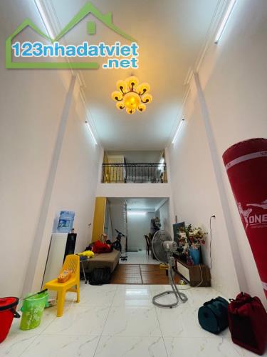 📣 Bán nhà 44m2 Ngô Gia Tự, Long Biên, Ô tô, Dân xây, 2 thoáng, 5 tỷ 5
