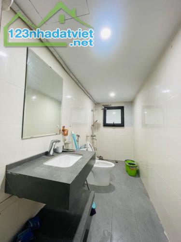 📣 Bán nhà 44m2 Ngô Gia Tự, Long Biên, Ô tô, Dân xây, 2 thoáng, 5 tỷ 5 - 8