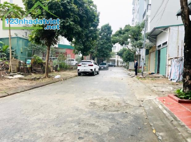 Siêu Hiếm phân lô View trường 50m 6 tầng thang máy  16.x tỷ kinh doanh đỉnh