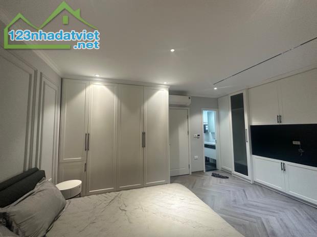 [SIÊU RẺ] Bán nhà Nguyễn Văn Cừ - Long Biên - Thang Máy - Dân Trí Cao - 54m2 - Giá 12 tỷ 8 - 4