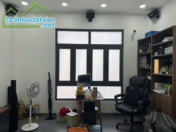 🏡 **NHÀ BÁN - 3 TẦNG  + SÂN THƯỢNG - 44.1M2 - ** **NGANG 4.2M X 10.5 - CHỈ 5TY400** - 2