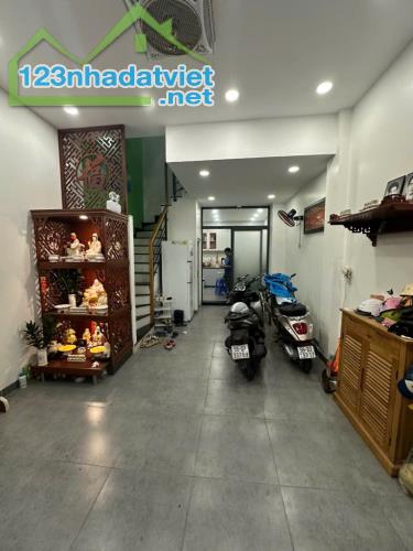 🏡 **NHÀ BÁN - 3 TẦNG  + SÂN THƯỢNG - 44.1M2 - ** **NGANG 4.2M X 10.5 - CHỈ 5TY400** - 3