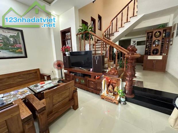 Bán nhà 3 tầng Thạch Lam 95m2 gần biển - Nhà đẹp, cho thuê tốt giá bán nhanh