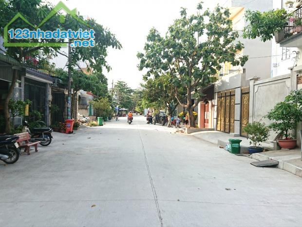 BÀ ĐIỂM, HÓC MÔN – NHÀ 5x18M + GÁC LỬNG – SHR – CHỈ 930 TRIỆU