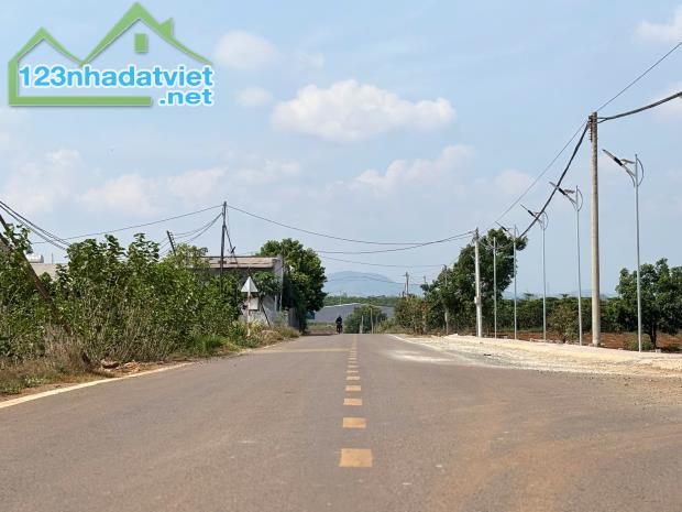 Duy nhất 1 lô trung tâm xã Bình Thạnh -Đức Trọng ,gần sân bay Liên Khương - 2
