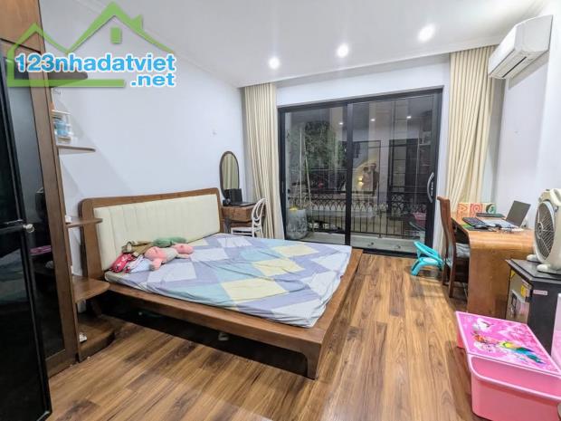 Chính Chủ Cần Bán gấp Nhà phố Khương Đình  -DT :46 M x4 Tầng  - Mt, 4 M  ( giá 6.95 tỷ ) - 5