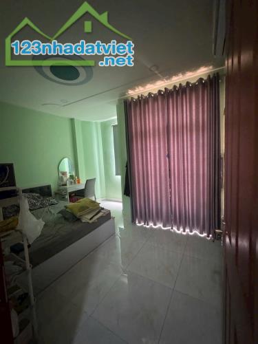 BÁN NHÀ 3 TẦNG, 48m2, SÁT MT VĂN CAO, GẦN CHỢ TÂN HƯƠNG, TÂN PHÚ, NHỈNH 3 TỶ - 3