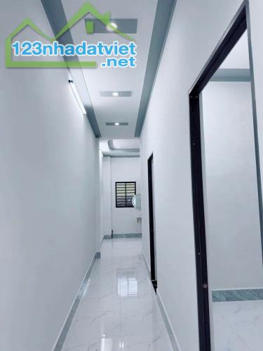 Bà chị kẹt tiền bán gấp căn nhà 96m² ngay Bà Điểm 4, Hóc Môn – 750 triệu Sổ Riêng Sang Tên - 1