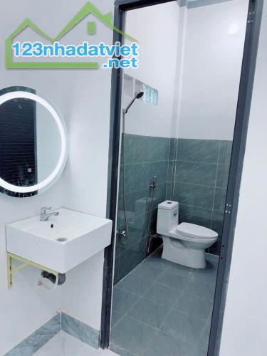 Bà chị kẹt tiền bán gấp căn nhà 96m² ngay Bà Điểm 4, Hóc Môn – 750 triệu Sổ Riêng Sang Tên - 2