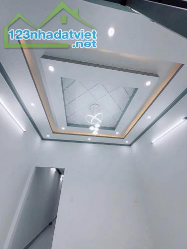 Bà chị kẹt tiền bán gấp căn nhà 96m² ngay Bà Điểm 4, Hóc Môn – 750 triệu Sổ Riêng Sang Tên - 3