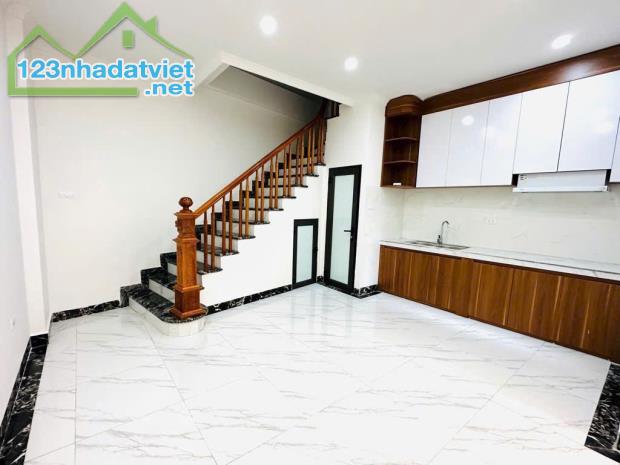NHÀ MỚI KÍNH KOONG 5 TÂNG - THƯỢNG THANH, NGỌC THỤY, HÀNG XÓM KHU ĐT KHAI SƠN - 2