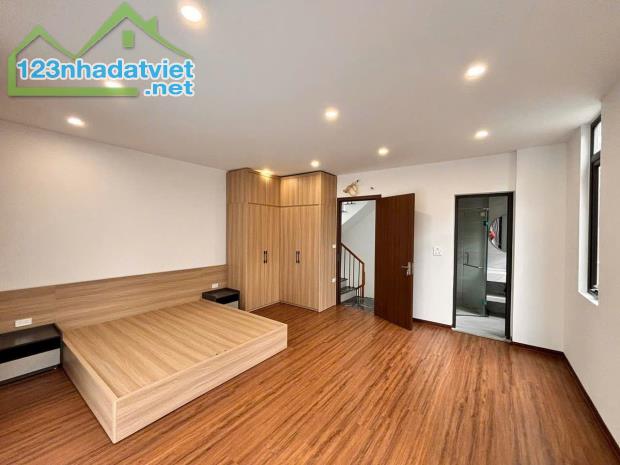 💜🌸NHÀ PHỐ VIỆT HƯNG 40M2X5T MT 5.3M CHÀO 7.6 TỶ - LÔ GÓC - 10M RA Ô TÔ - FULL NỘI THẤT🌸 - 2