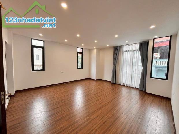 💜🌸NHÀ PHỐ VIỆT HƯNG 40M2X5T MT 5.3M CHÀO 7.6 TỶ - LÔ GÓC - 10M RA Ô TÔ - FULL NỘI THẤT🌸 - 3
