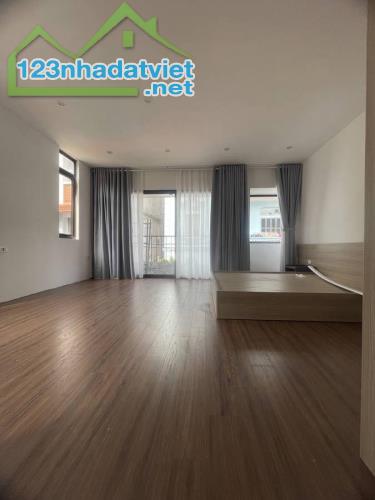 💜🌸NHÀ PHỐ VIỆT HƯNG 40M2X5T MT 5.3M CHÀO 7.6 TỶ - LÔ GÓC - 10M RA Ô TÔ - FULL NỘI THẤT🌸 - 4