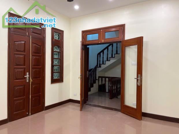 Cho thuê nhà Mặt Phố Võng Thị, 6 tầngx120m2, 5PN KD sạch, Cà Phê, Spa, Salon, nhà hàng