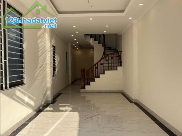 Bán nhà 70m², 6 tầng, 4PN, 5WC, Long Biên - 8.9 tỷ
