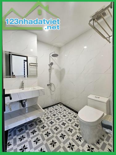 Bán nhà 70m², 6 tầng, 4PN, 5WC, Long Biên - 8.9 tỷ - 3