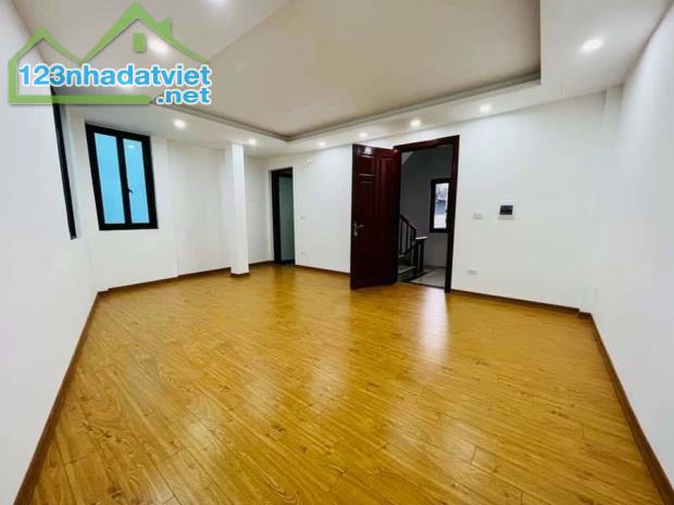 Đường Láng, Lô góc, Oto vào nhà, 6 tầng TM, Ở sướng. 45m2, MT 6m. Chỉ 13.9 tỷ! - 5