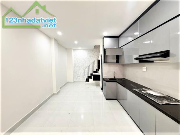 NHỈNH 6.5 TỶ - NHÀ Ở AN CƯ Đ. BÀN CỜ QUẬN 3 - 4 TẦNG SÂN THƯỢNG 4PN MỚI - KINH DOANH TỐT - 1