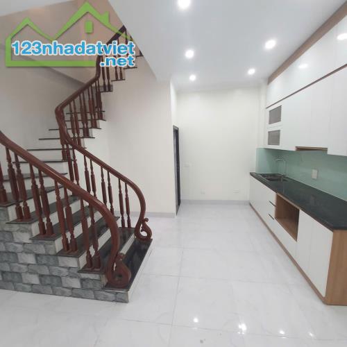 🏡 Bán nhà mới koong – Tổ 6 Đa Sỹ  – Thiết kế hiện đại, 35 m2 giá chỉ hơn 5 tỷ - 2