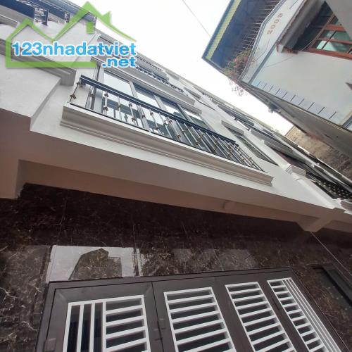 🏡 Bán nhà mới koong – Tổ 6 Đa Sỹ  – Thiết kế hiện đại, 35 m2 giá chỉ hơn 5 tỷ - 3
