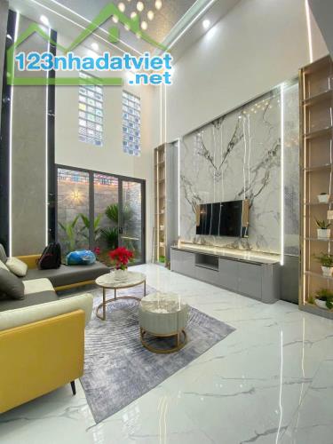 BÁN NHÀ TX33 QUẬN 12-  68M2❌ 5 Tầng - Full NT- 4PN-5WC - 6,2 Tỷ Bớt Lộc - 3